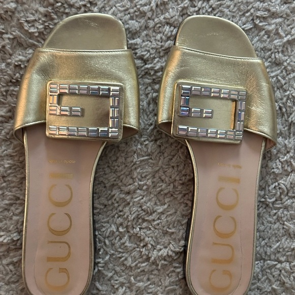 Gucci Gold Slide Sandals with Embellished Buckle - Picture 1 of 7